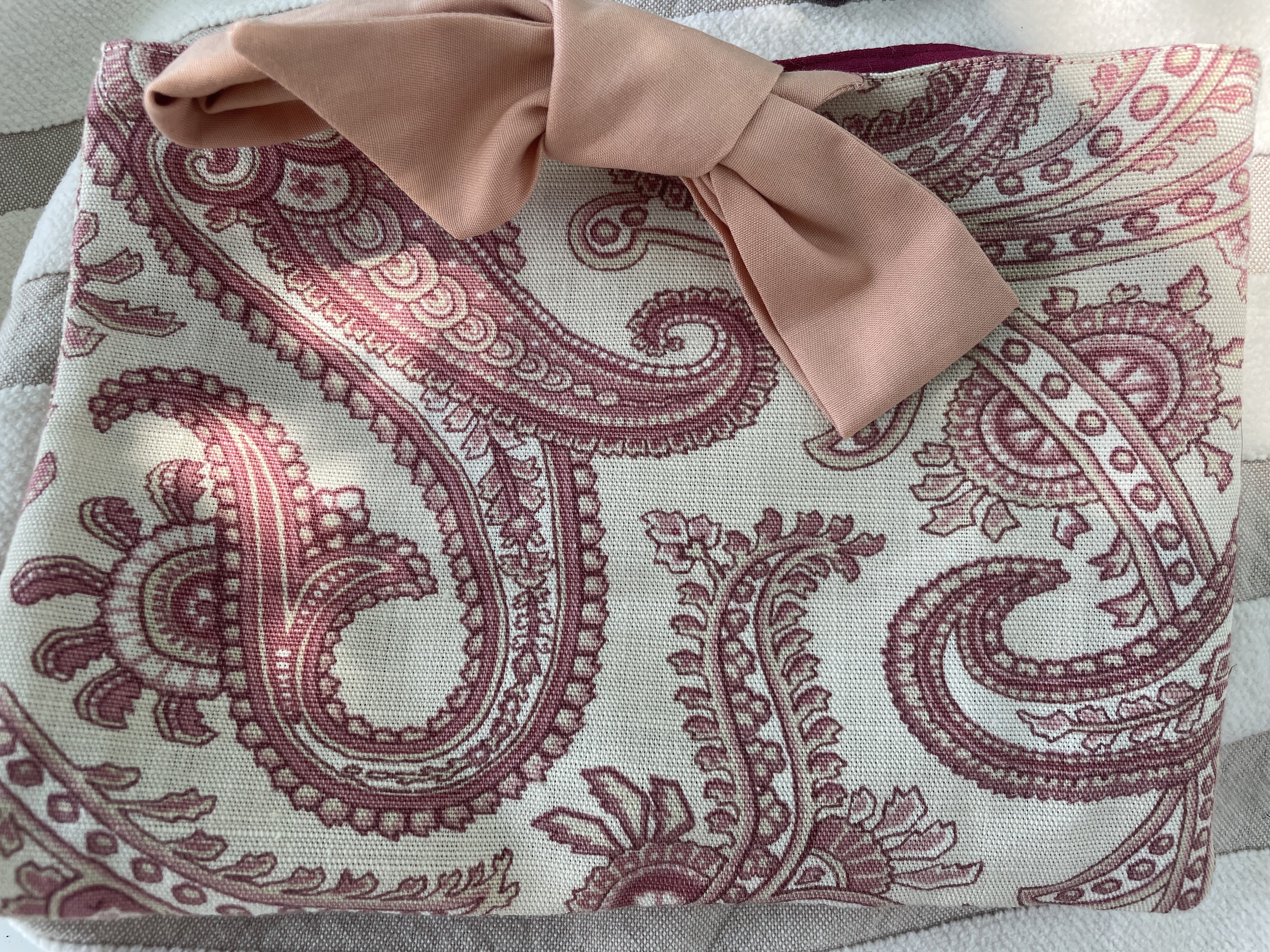 Détail d'un sac à livres fait main